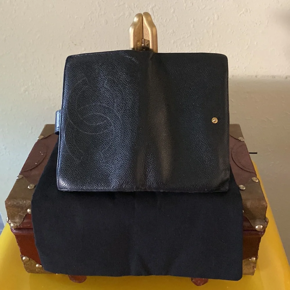 Authentic Chanel Black Caviar Leather Wallet COA - Picture 2 of 9